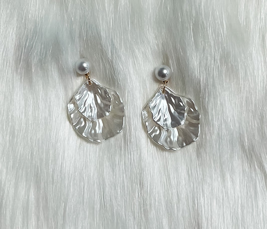 Pearly Wonder Earrings